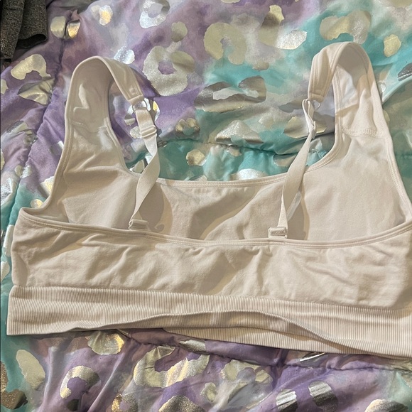 Puma Women's White Sports Bra-EUC - Picture 7 of 8
